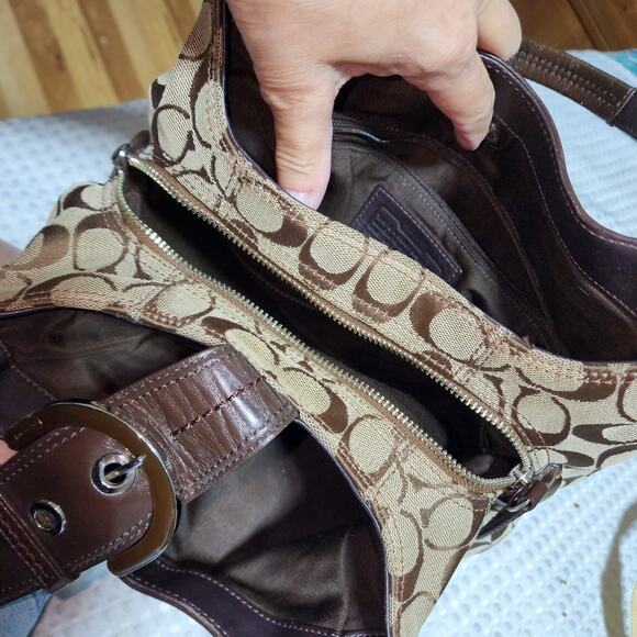 COACH EUC LARGE LYNN TRIPLE SECTION SHOULDER BAG - Picture 5 of 8